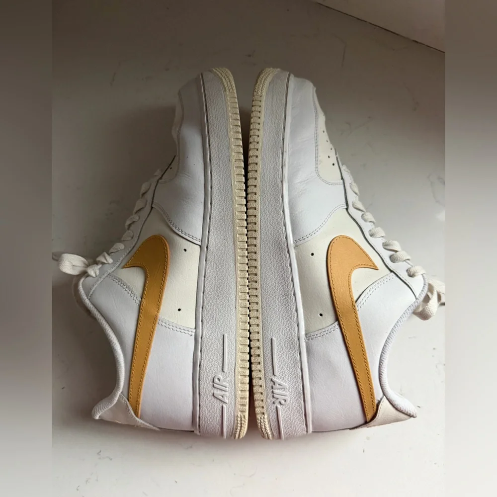 Nike‎ AF1 sz 12 yellow/white